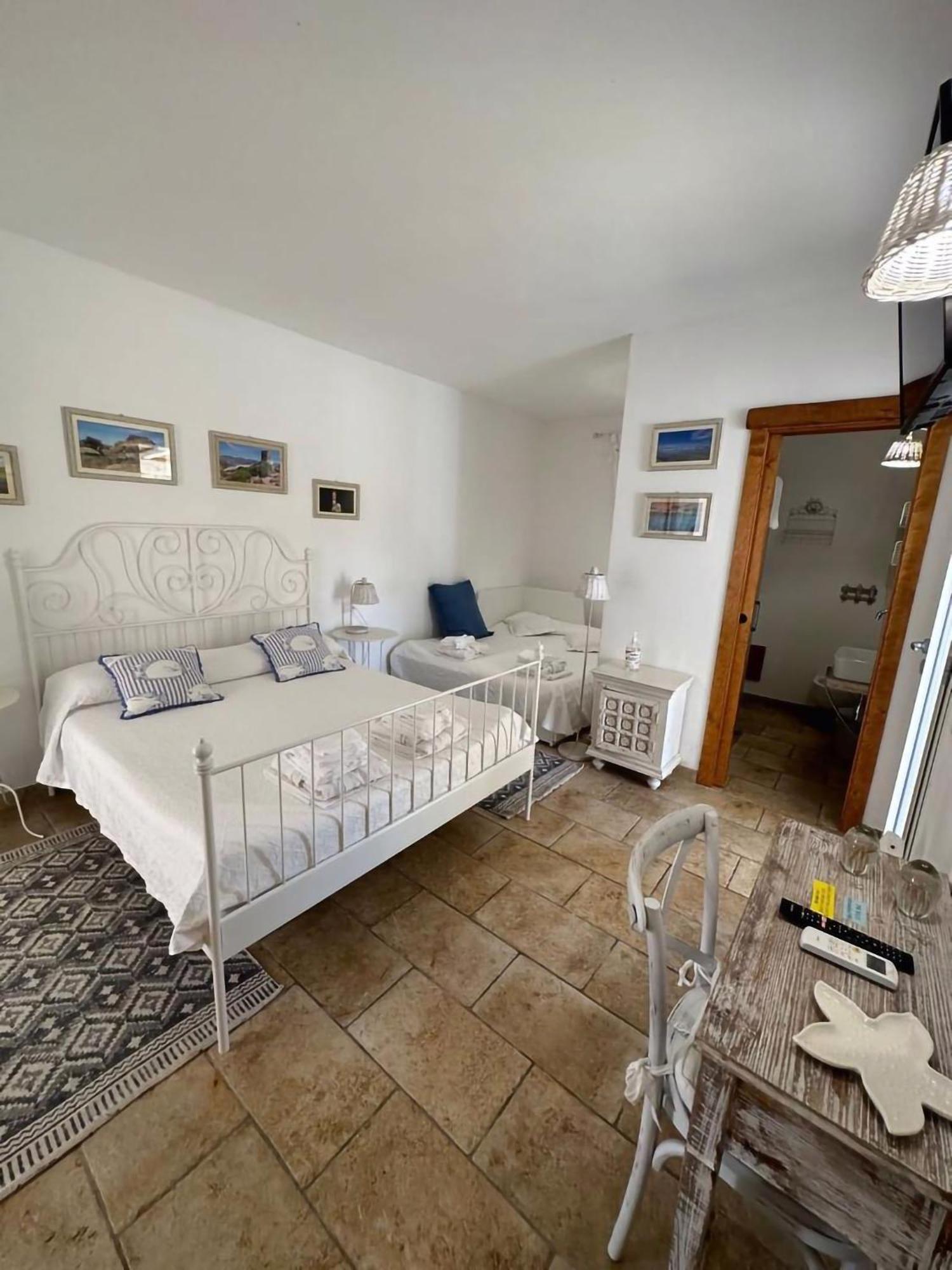 Monti Russu Natural Guest House Aglientu Ngoại thất bức ảnh